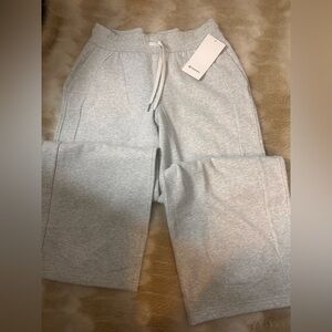 NOTTT FOR SALE 


lululemon scuba athletica Gray Straight Leg Pants